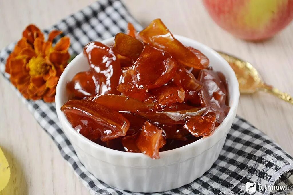 Японская айва варенье. Айвовое варенье. Варенье эстетика. Айвовое варенье с грецкими орехами. Айва джем.