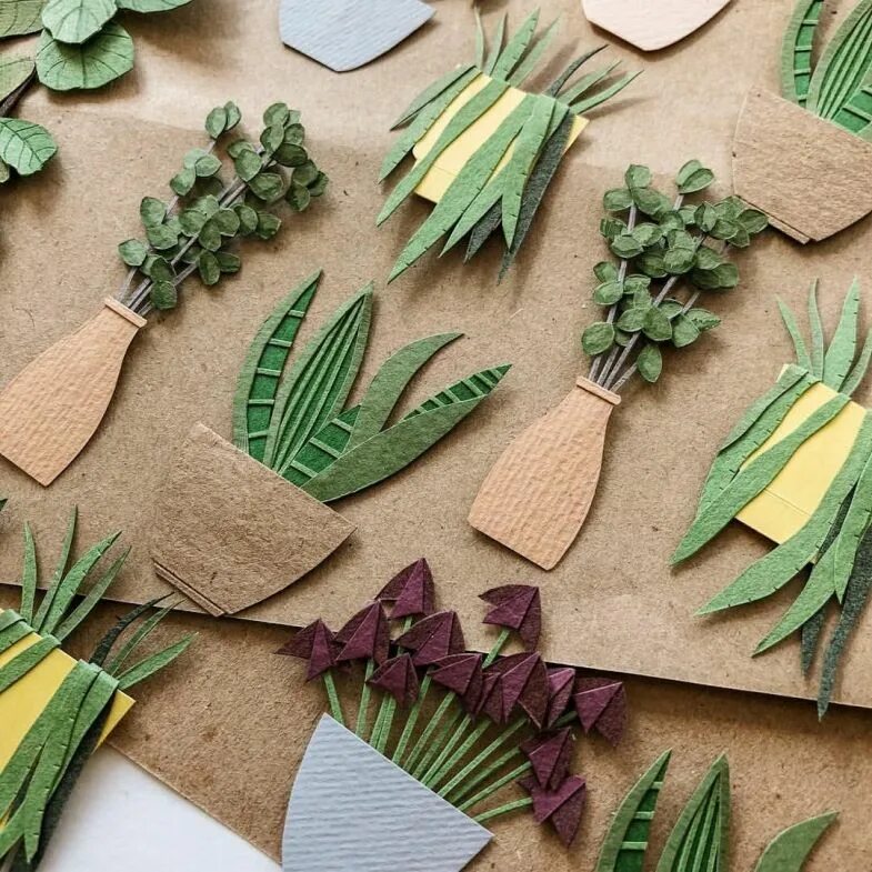 Растения из картона. Поделки из газетных трубочек. Декор из подручных материалов своими руками. Мусорка для переработки бумаги. Интересные творческие идеи.