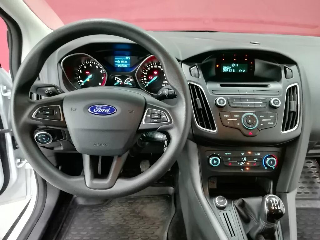 форд фокус 3 рестайлинг. форд фокус 3 седан 2011. форд фокус поколения 3 белая. Focus 3 хэтчбек. Ford focus 2017 interior.