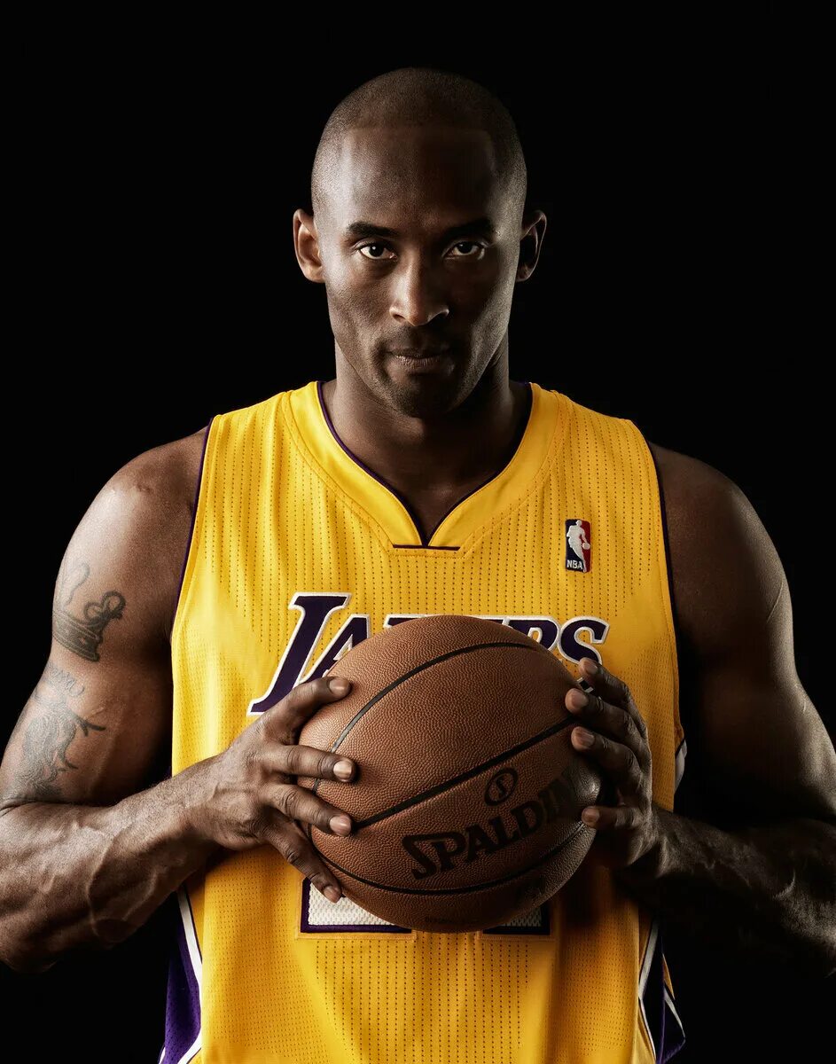 Кобби майну. Коби Брайант. Коби Брайант баскетболист. Баскетболист Kobe Bryant. Коби Брайант 2007.