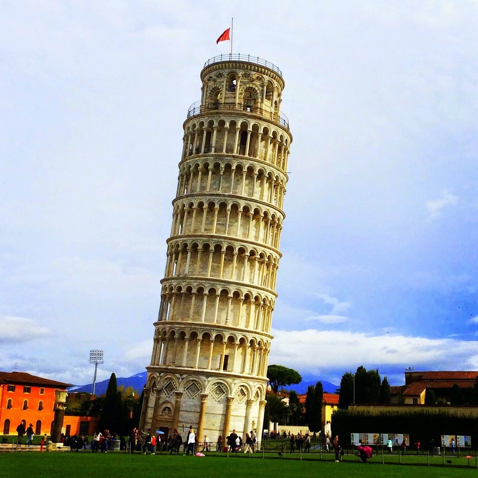 Башня. Падающая Пизанская башня. Пизанская башня в Риме. Архитектура Италии Пизанская башня. Падающая башня в Пизе.