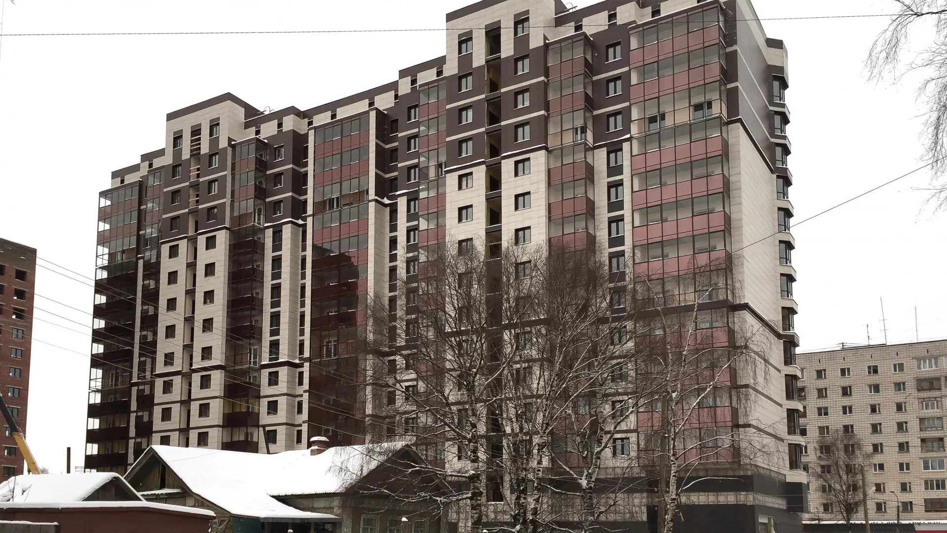 Петергоф сыктывкар. Жилой комплекс петергоф сыктывкар. петергоф сыктывкар карла маркса. петергоф сыктывкар ооо жк петергоф. жк петергоф сыктывкар паркинг.