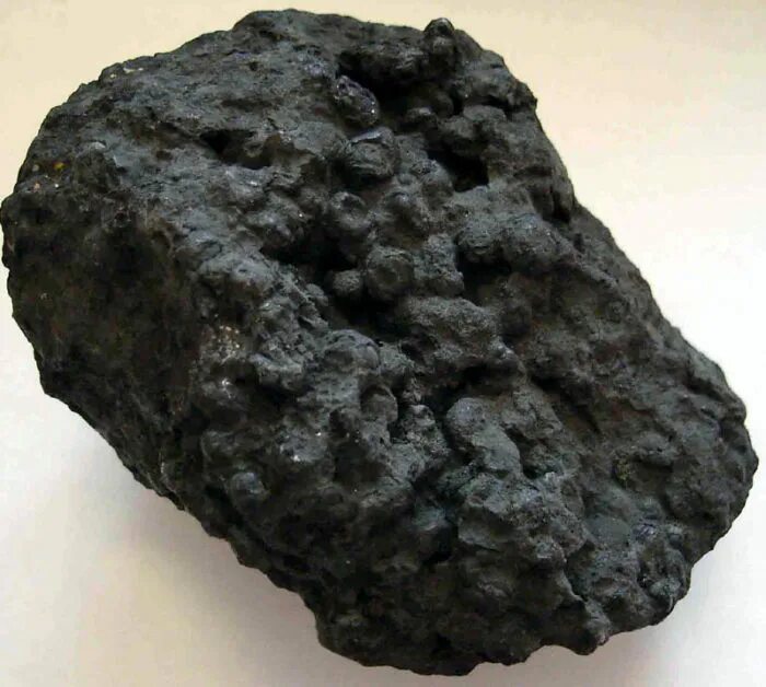 Псиломелан минерал. Псиломелан Марганец. Марганцевые руды псиломелан. Марганцевая руда минерал. Черный марганец