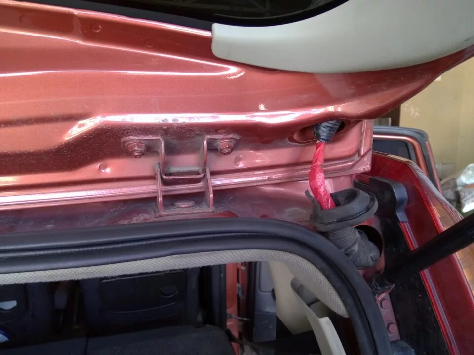 14. Ремонт пятой двери. Багажник снова открывается! - Nissan Note (1G), 1,6 л, 2