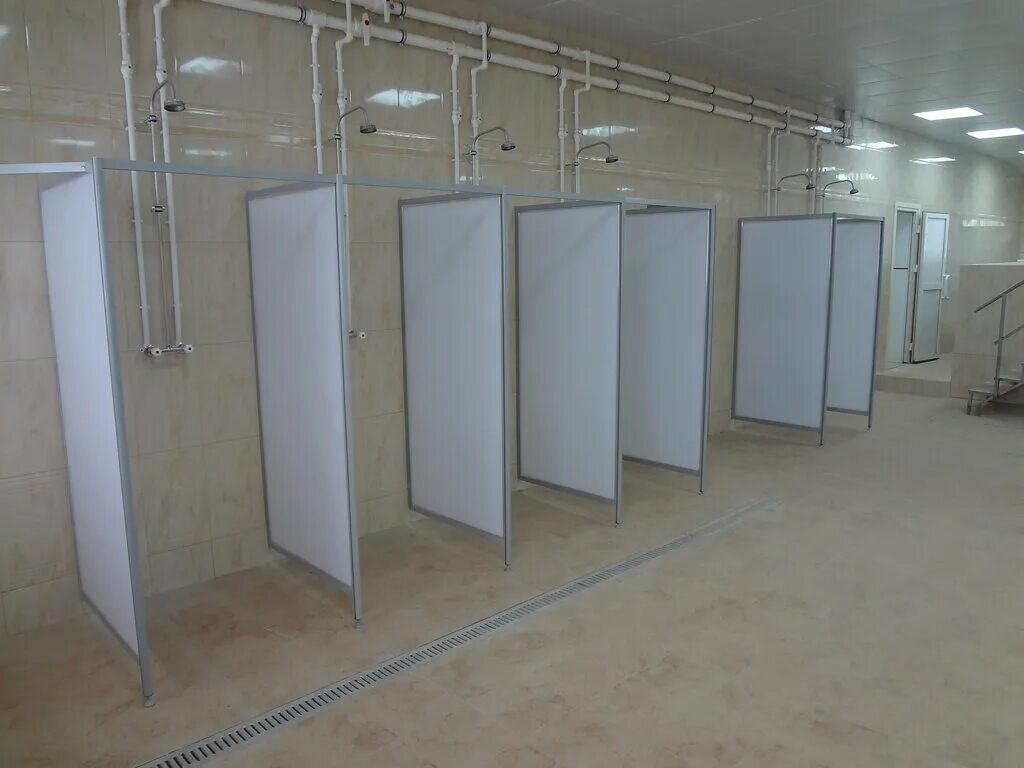 Перегородка птк спорт душевая 900x2000. Сантехперегородки из hpl панелей формика 12. Перегородка из алюминия для душа 2500мм. Сантехнические кабинки-перегородки al кп40 2000*900. Пластиковая перегородка в душевую.