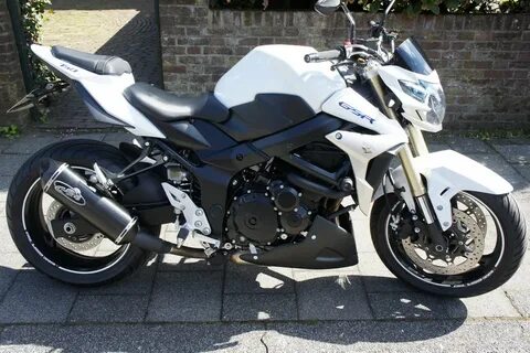 Suzuki gsr 750
