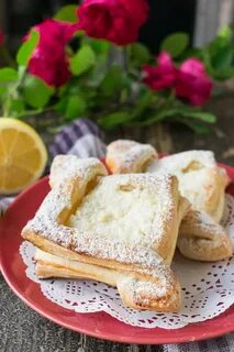 Приготовить слоеное и творога