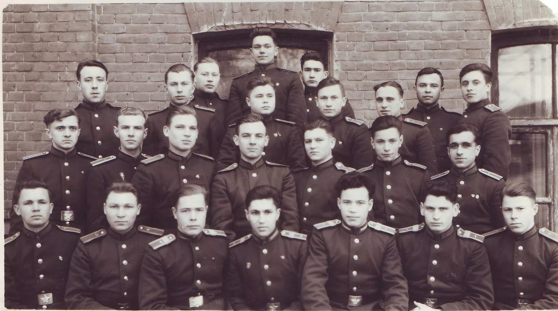 иванович училище. смоленское пехотное училище 1939 архив. казанское суворовское военное училище выпуск 1980 года. ввму имени фрунзе 1983. иванович училище.