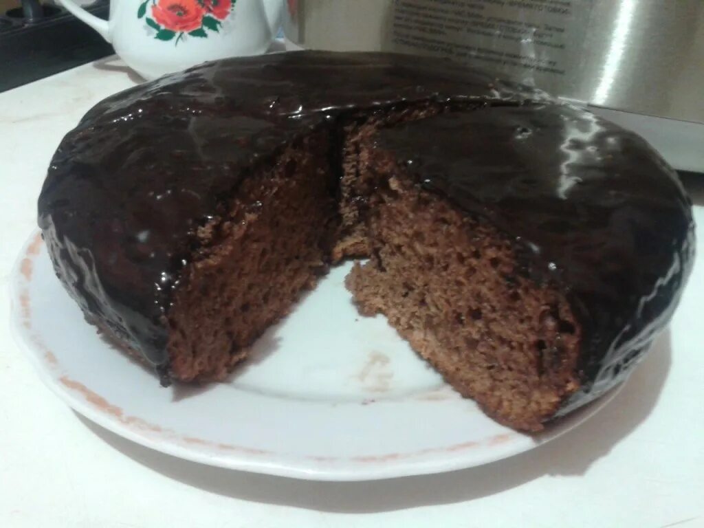 Простой кекс мультиварке. Шоколадный кекс в мультиварке. Кексы с шоколадом в мультиварке. Торт в мультиварке. Кекс пирог шоколадный.