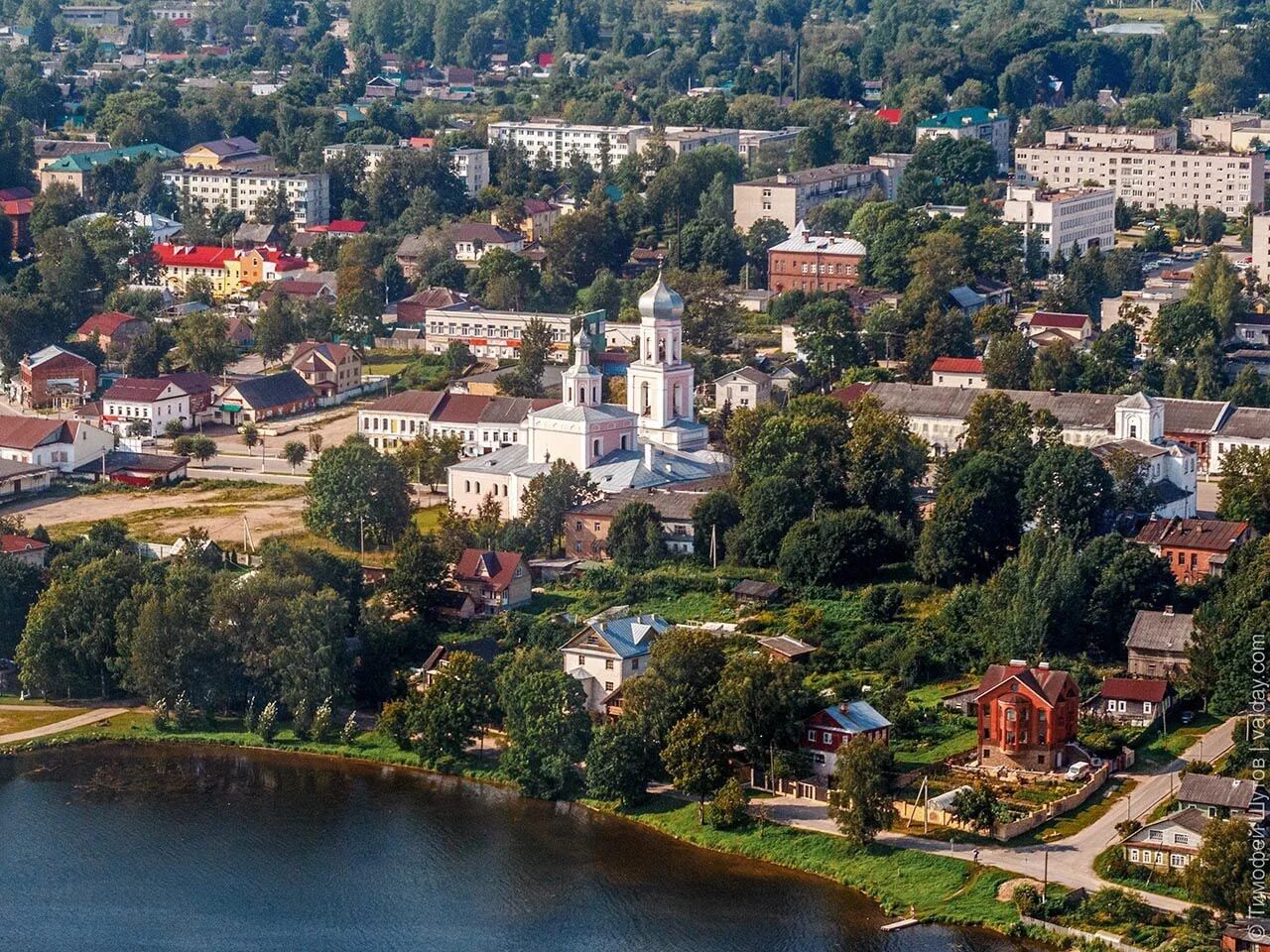 Новгородская область интересные. Город Валдай Новгородской области. Валдай центр города. Г. Валдай Новгородская обл.. Центр Валдая Новгородская область.