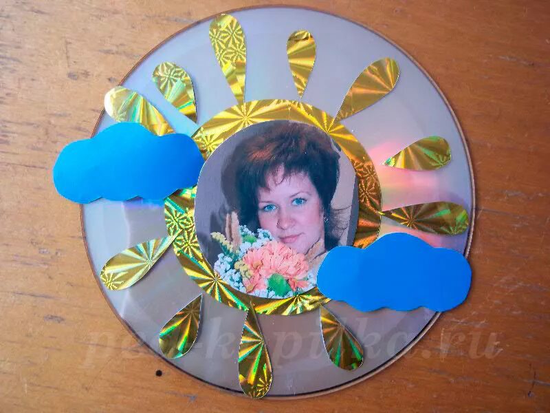 Подарок маме минус. Аппликация ко дню матери. Т. Подарок для мамы 8 выпуск. Подарок маме на день рождения своими руками.