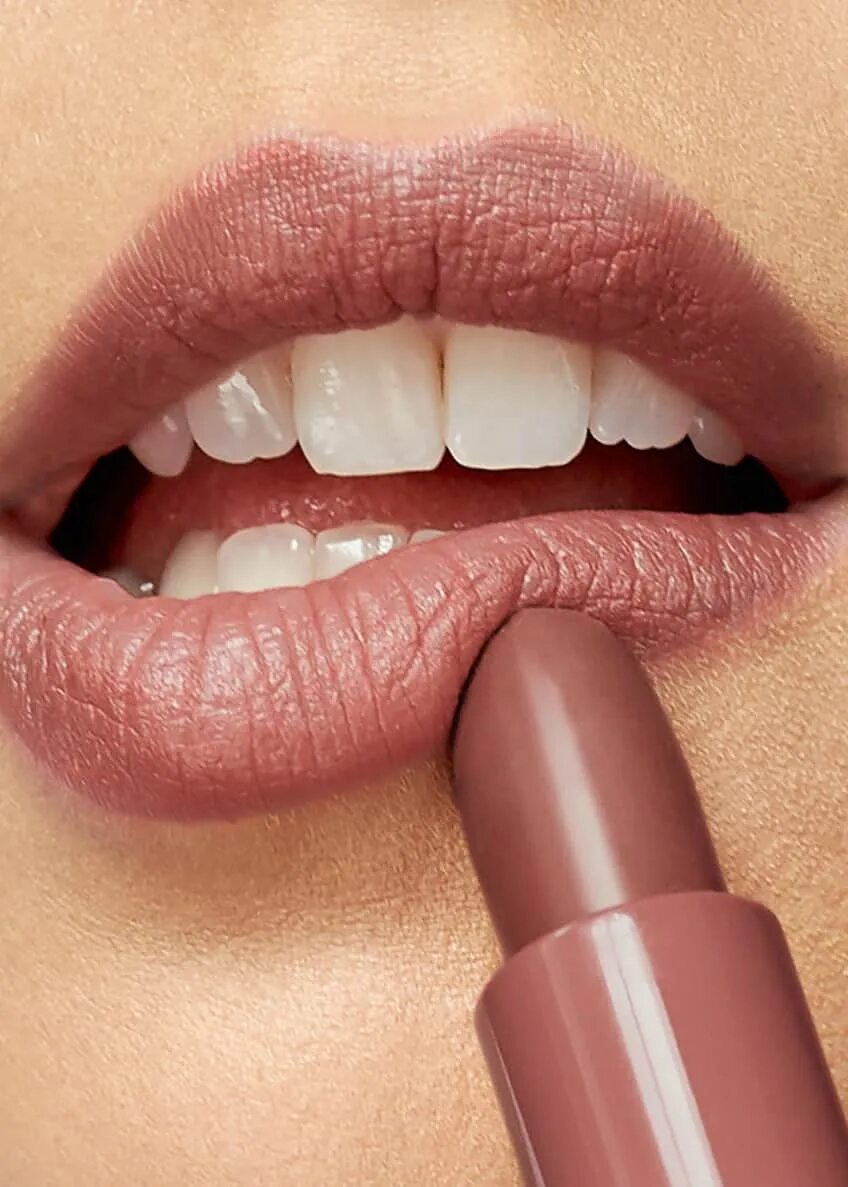 Розово коричневая помада. Bobbi Brown помада crushed Lip Color. Bobbi Brown Telluride помада. Помада Бобби Браун оттенки. Помада оттенок nude Bobbi Brown.