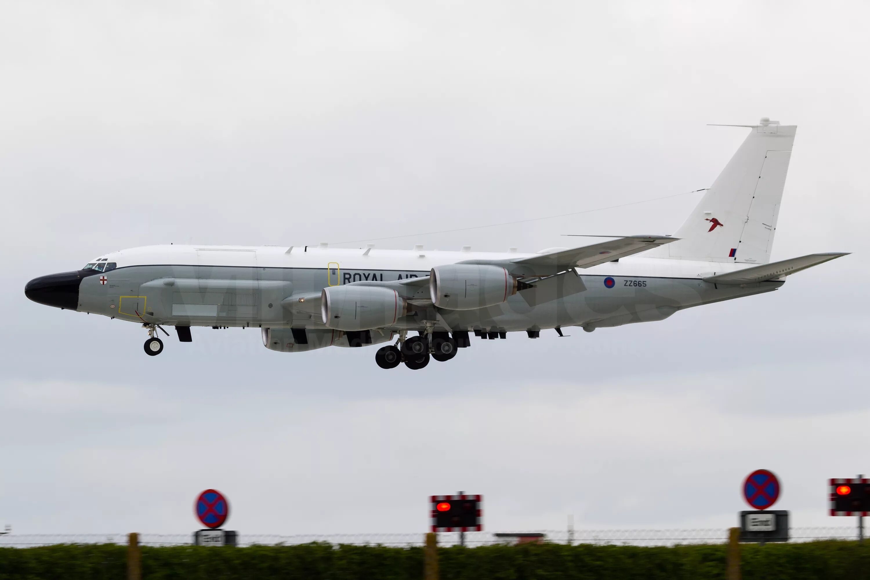 Rc 135w rivet joint. Boeing rc-135w. rc-135vw rivet joint. boeing rc-135v rivet joint.