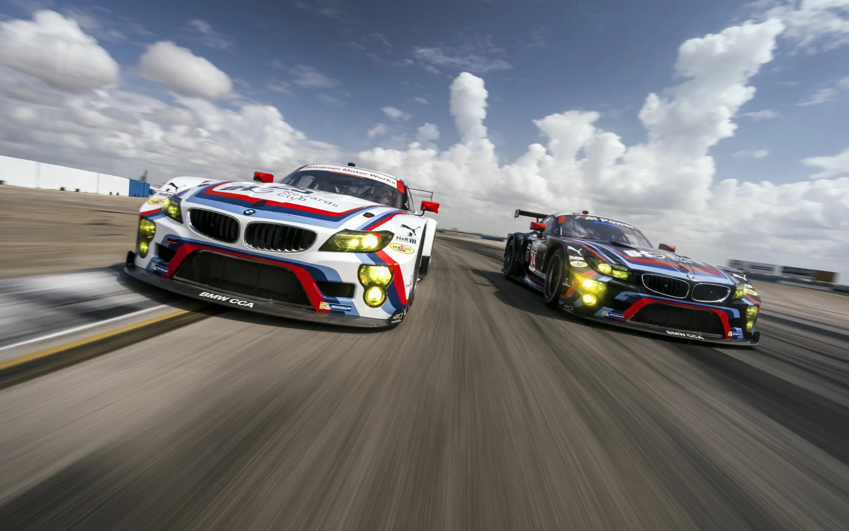 Машину 3 гоночную. BMW 3.0 CSL hommage r. BMW 3.0 CSL 2020. BMW g2 гоночная. BMW hommage 3.0 гонки.