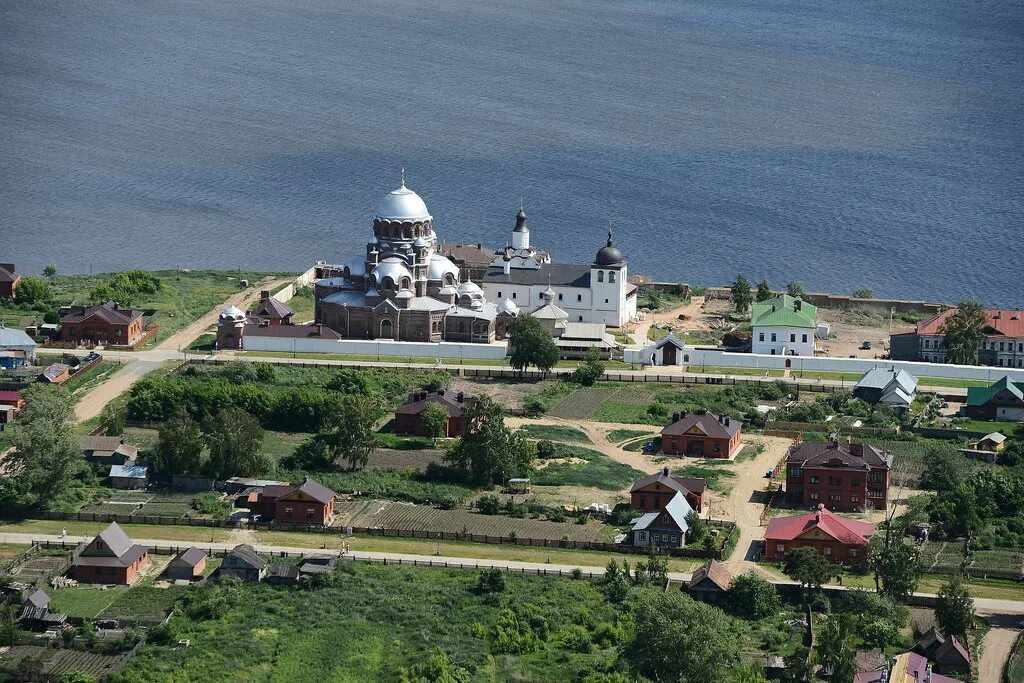 Свияжск остров-град. Свияжск остров-град достопримечательности. Остров-град Свияжск в Казани. Остров-град Свияжск (64 км от Казани). Строительство свияжска