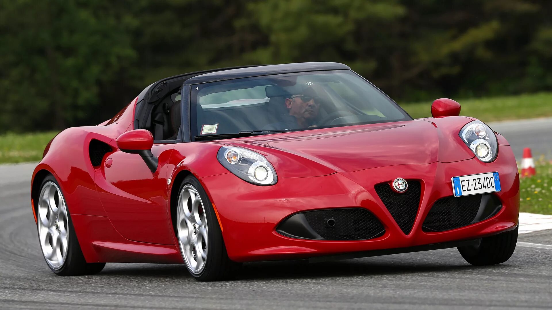 Alfa Romeo 4c. Alfa Romeo 2015. 2015 Alfa Romeo 4c Spider. Alfa Romeo c4 2015.