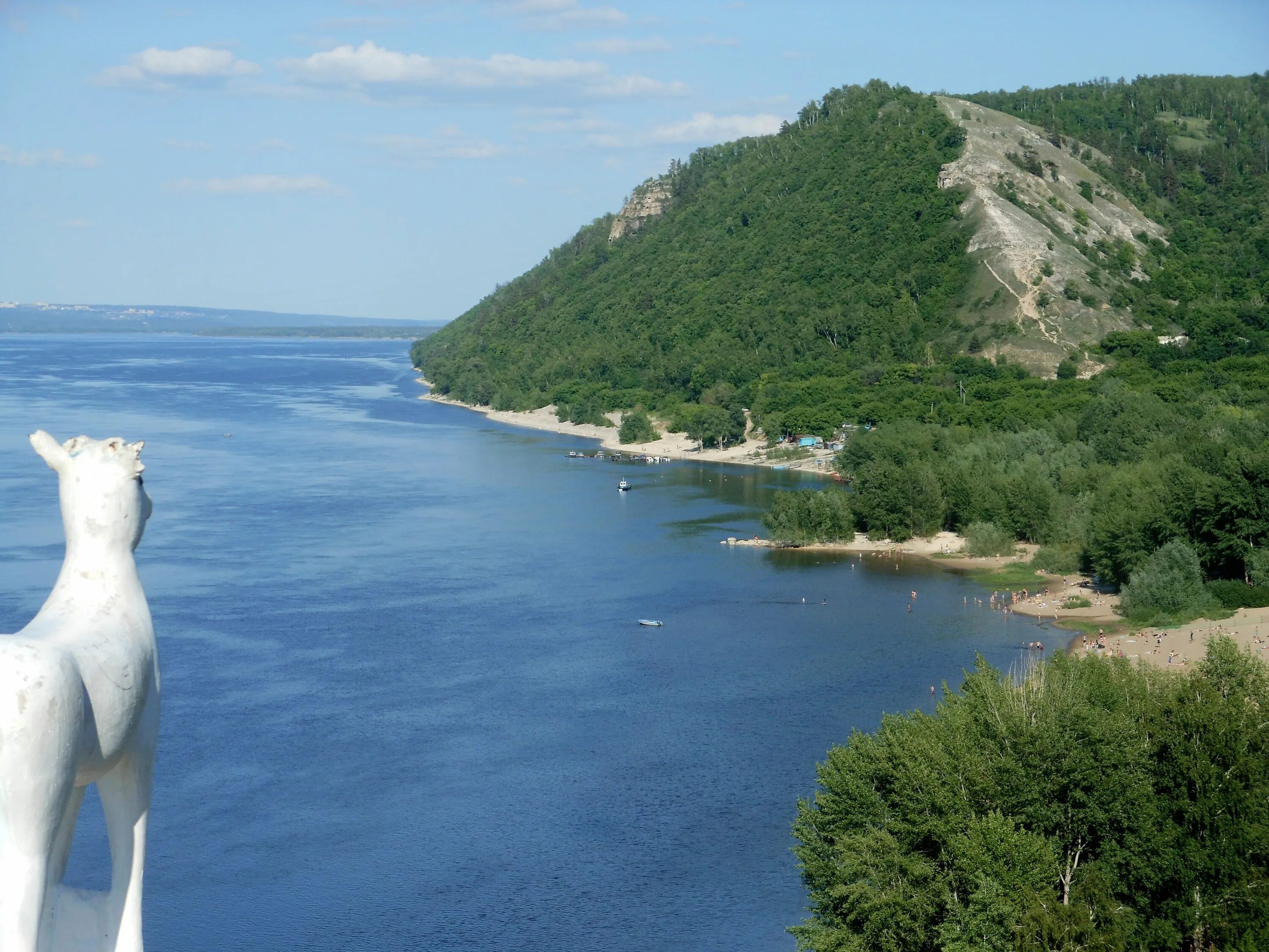 Река Волга в Жигулевске. Жигулевские горы Жигулевск. Моркваши Жигулевск. Волга река Жигулевские горы.