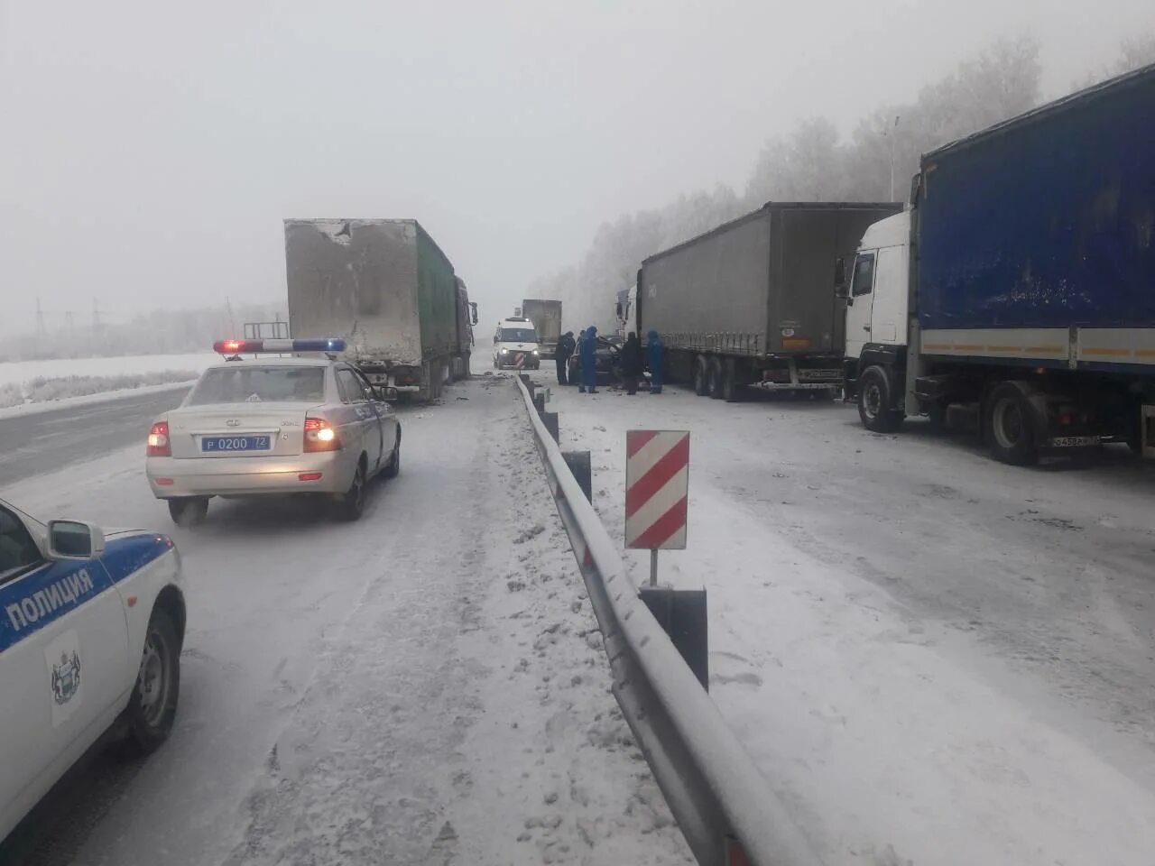 Дтп в ишимском районе. Дт на трассе тюмень омск. авария на автодороге тюмень омск. трасса екатеринбург тюмень дтп. авария на трассе екатеринбург тюмень.