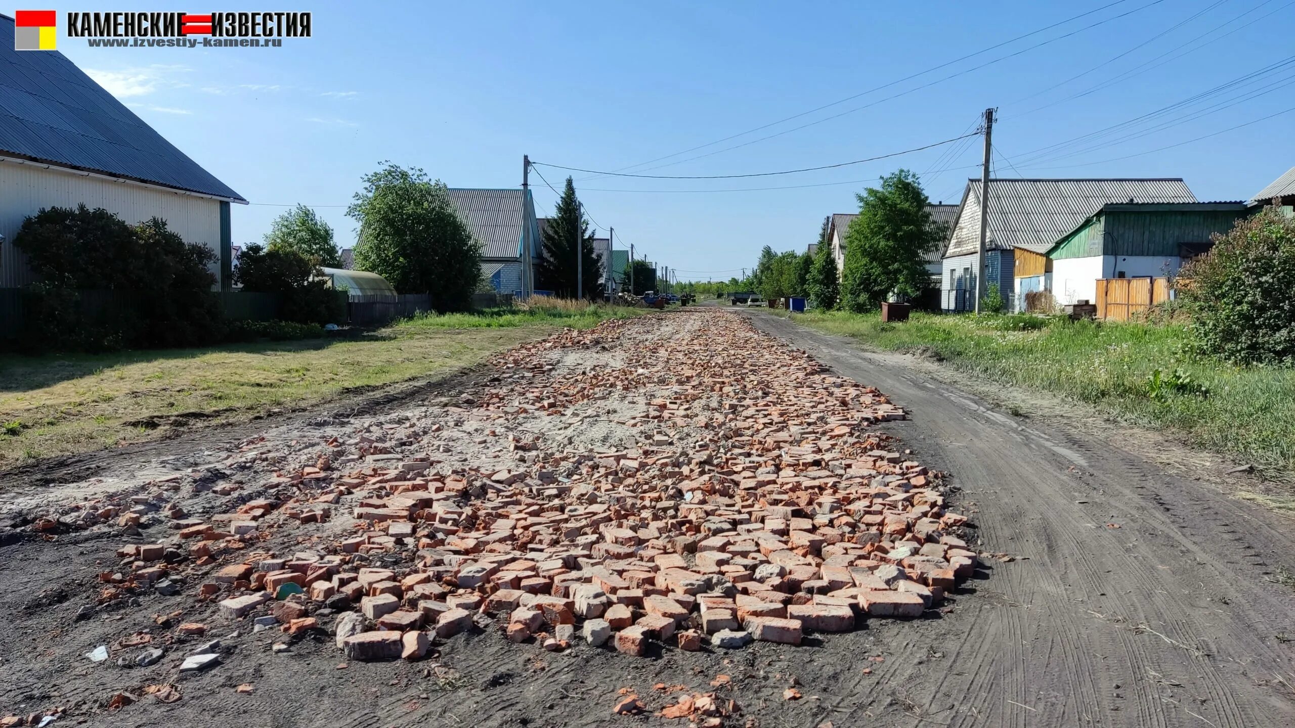 Население камень на оби. Город камень на Оби Алтайский край. Камень на Оби дороги. Население города камень-на-Оби - Алтайский край.. Кирпичная дорога.