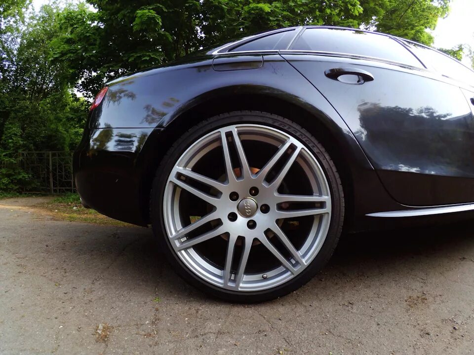 Ли диски. Audi r20 Wheels. Диски Audi Exclusive r20. Audi a4 r20. Audi Exclusive r20.