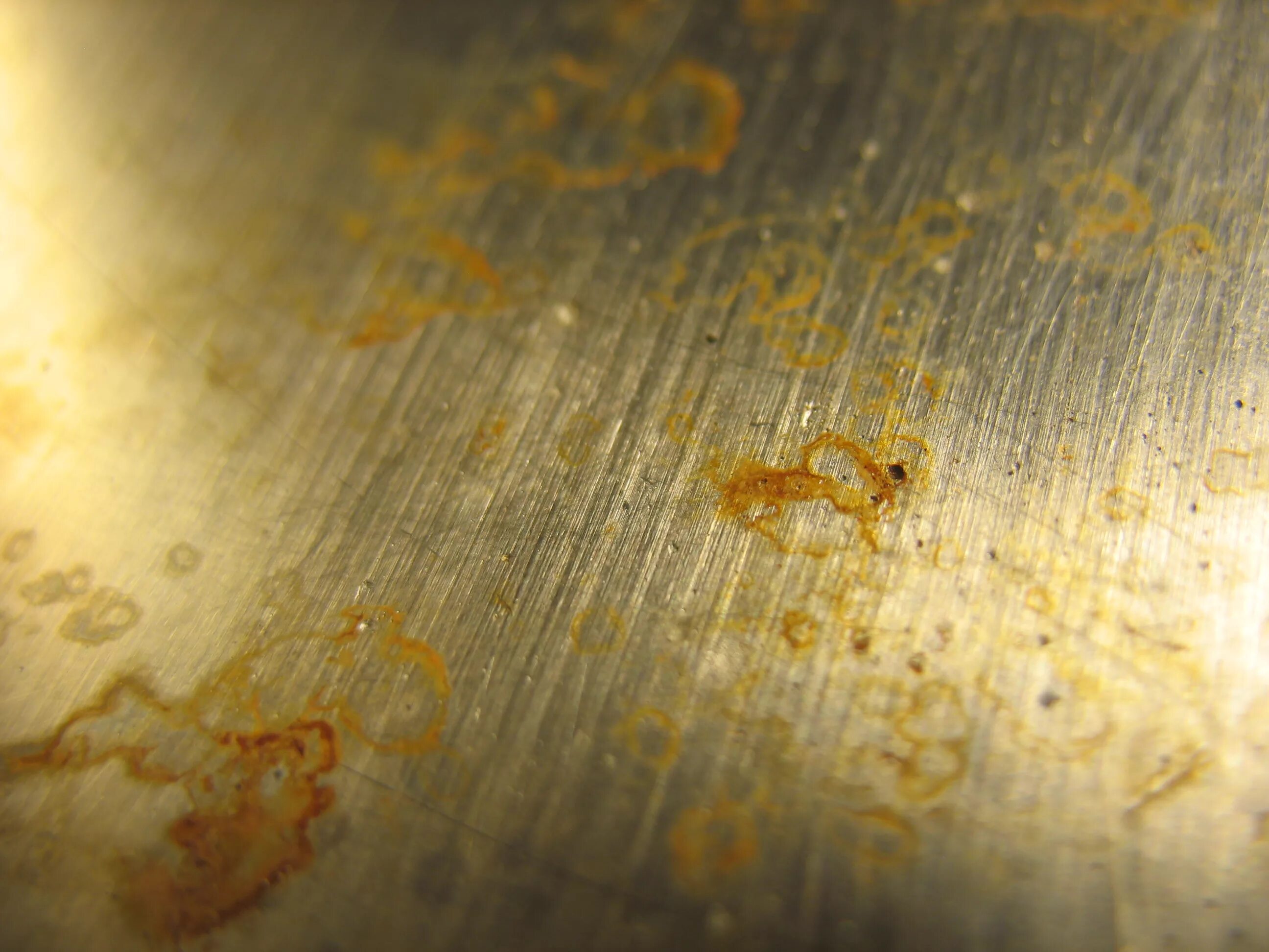 Питтинговая коррозия меди. Пассивация сварного шва нержавейки. Питтинговая коррозия нержавейки. Питтинговая коррозия aisi 304. Ржавая нержавейка.