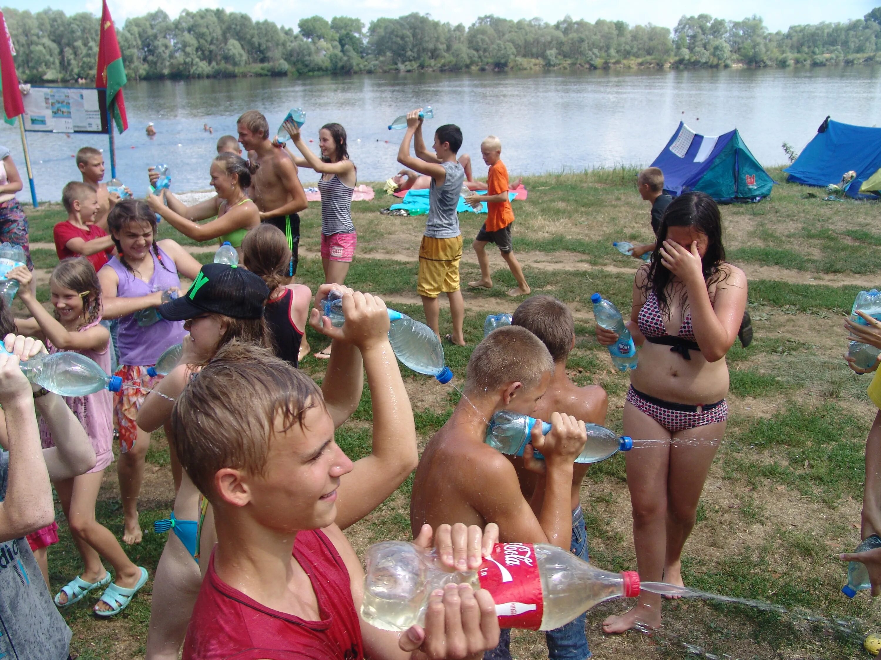 лагерь приозерье. день нептуна в лагере айвазовский. лагерь на речке. лагерь россонь ленинградская область кингисеппский район. девочки в лагере.