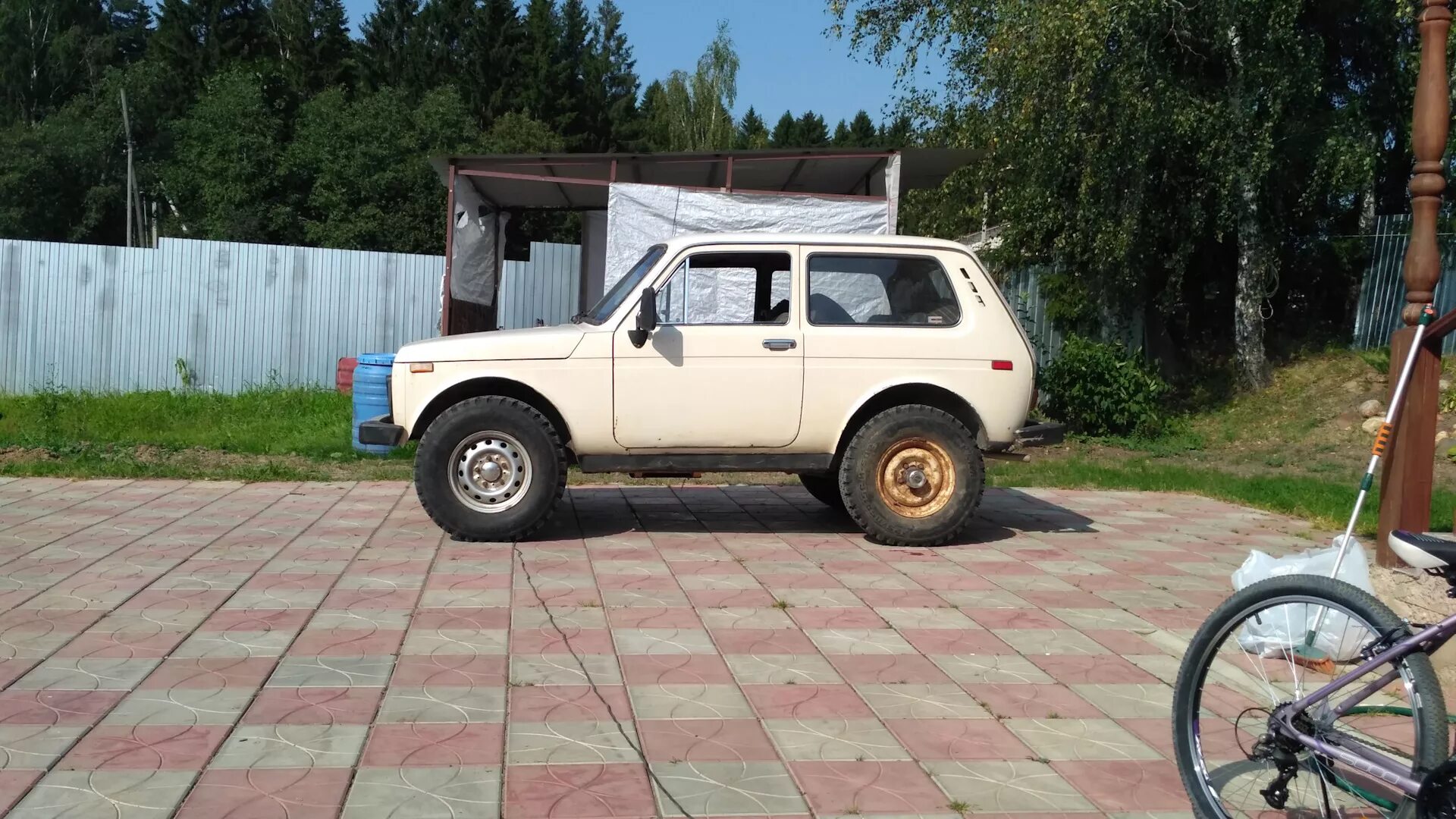 235/75 r15 на ниву. Нива r16 2121. Нива на пилигримах. И 502 на ниву 2131. И 502 на ниву.