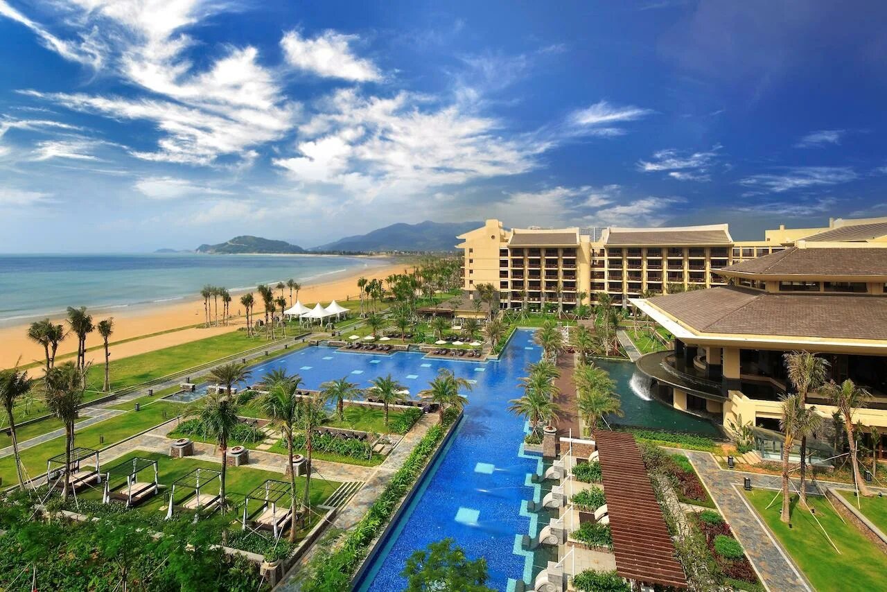 Sheraton yalong bay 5. Шератон санья резорт. Шератон санья резорт. Шератон санья хайнань отель резорт. Шератон остров хайнань.