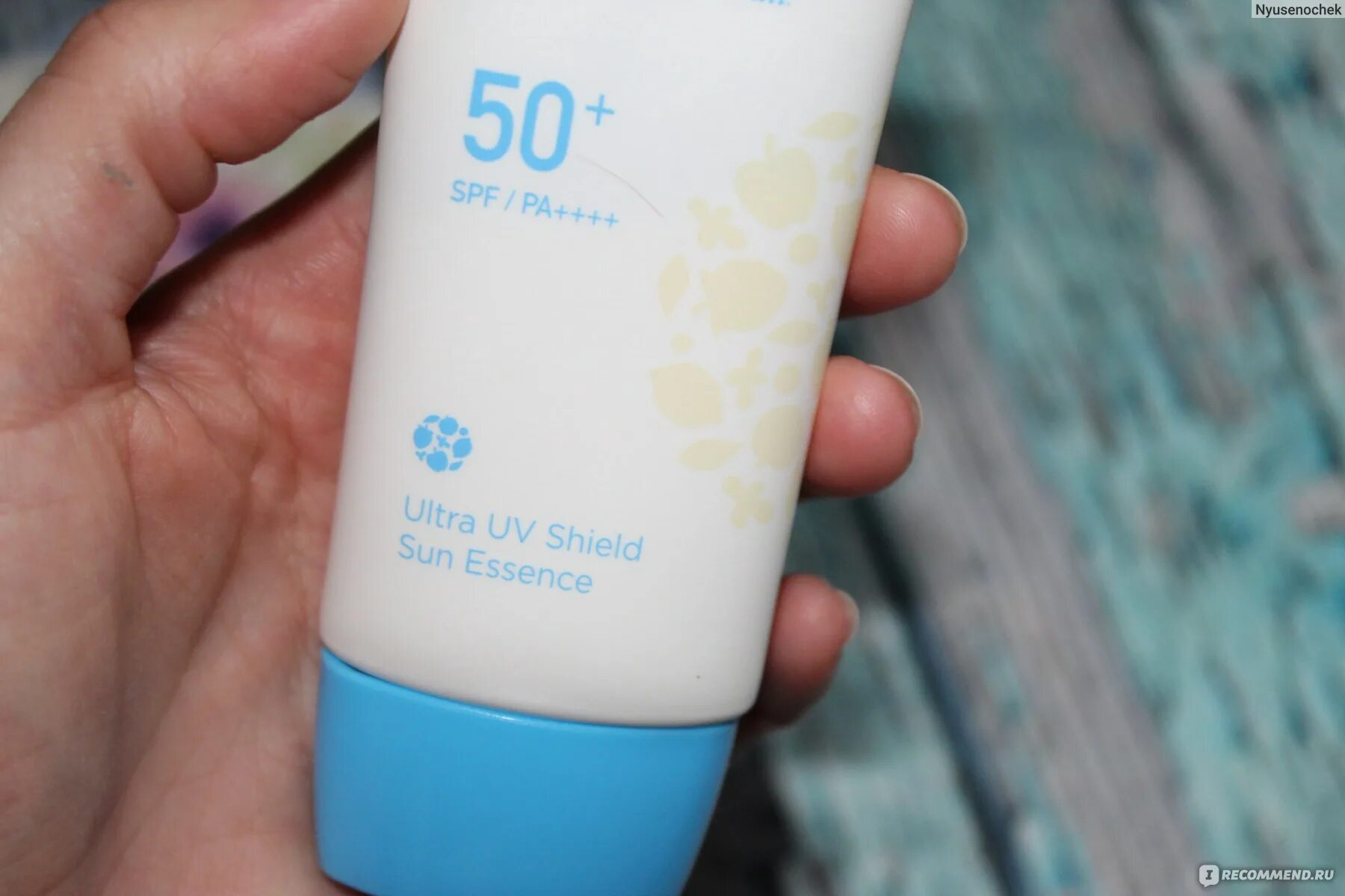 Essence 50 spf. Солнцезащитный крем SPF 50 Эссенс. Frudia SPF 50. Фрудиа солнцезащитный крем. Солнцезащитная крем-основа Frudia Tone up Base Sun Cream spf50+/pa+++.