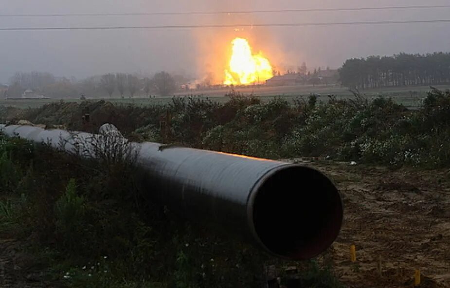 Подрыв нефтепровода. Взрыв газопровода Уренгой Помары Ужгород. Авария на Магистральном газопроводе.