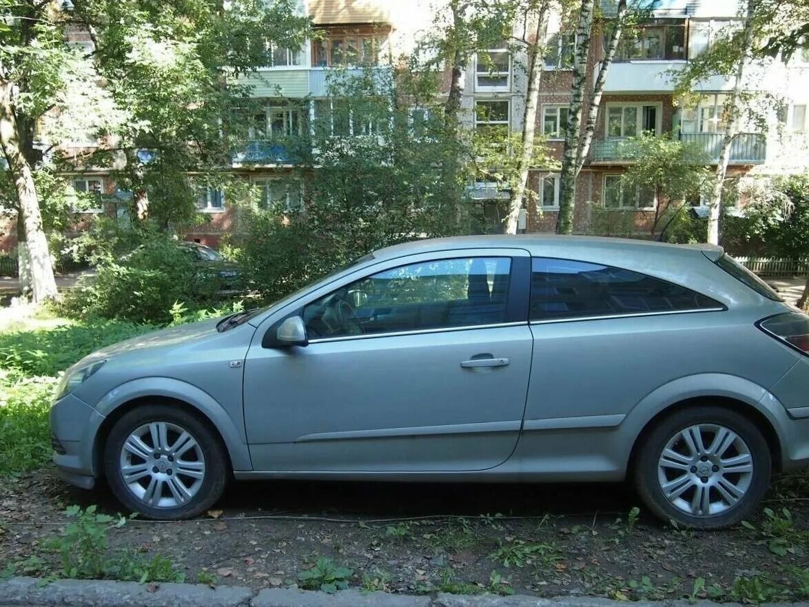 Опель хэтчбек 2007. Opel Astra 2007 хэтчбек.