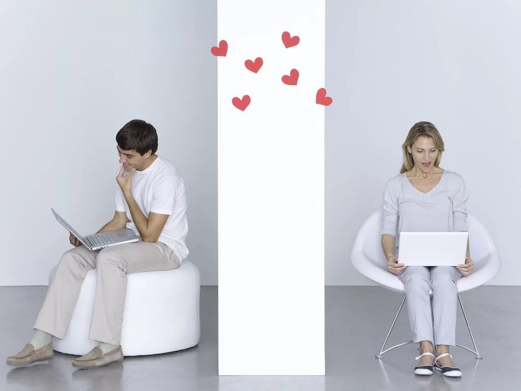 Женщины на расстоянии в домашних условиях. Общение на расстоянии. Виртуальные отношения на расстоянии. Интернет любовь. Свидание на расстоянии.