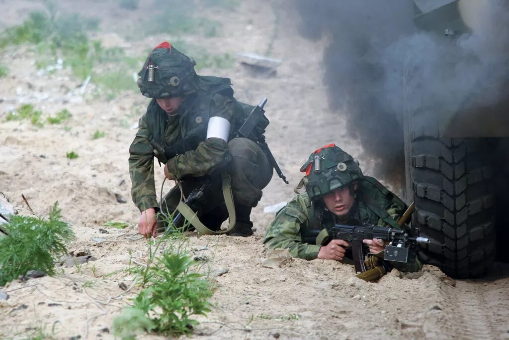 Период боевой подготовки. Солдаты на полигоне. Боевая подготовка учения. Военные учения на полигоне. Полигон вс РФ.