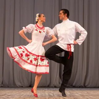 Костюм народный танцевальный