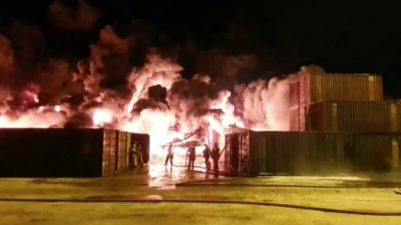 Склад вб в санкт петербурге горит. Горел склад в шушарах санкт петербург 2025. русич шушары склад пожар. горит терминал в шушарах. горит склад с химикатами в екатеринбурге.