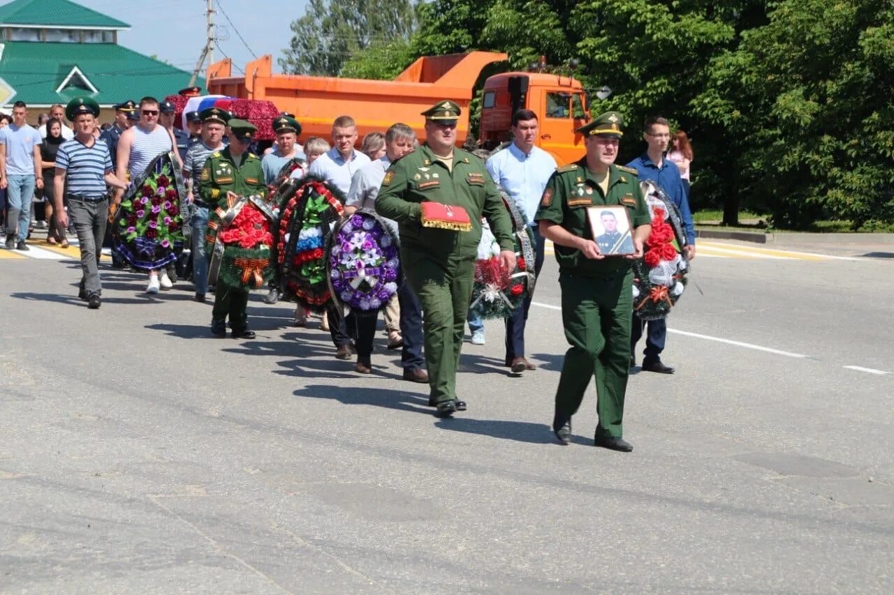 Красные баки нижний новгород. Новости подслушано красные баки нижегородской. Прослушка красные баки. Новости подслушано красные баки нижегородской. Подслушано красные баки.
