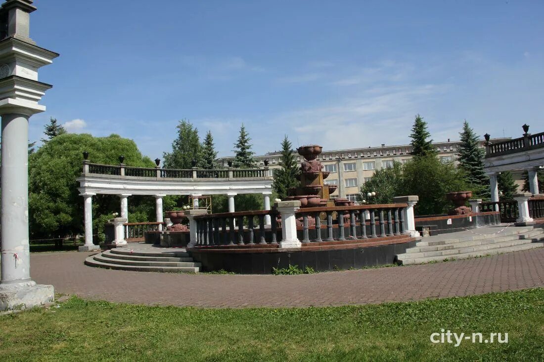 Планетарий кострома. Парк гагарина новокузнецк. Парк гагарина новокузнецк. Новокузнецк парк гагарина фонтан. Планетарий новокузнецк на экскурсии.