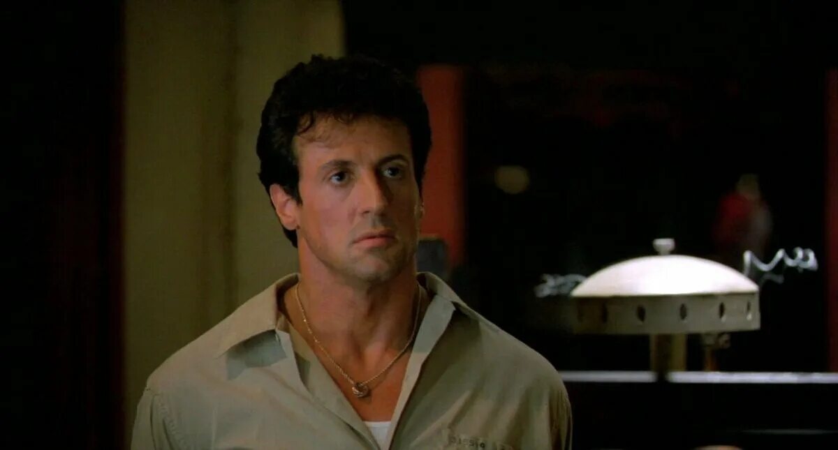 Джон уолл плачет. Тюряга фильм 1989. Джон галлахер мл. John up. John up.