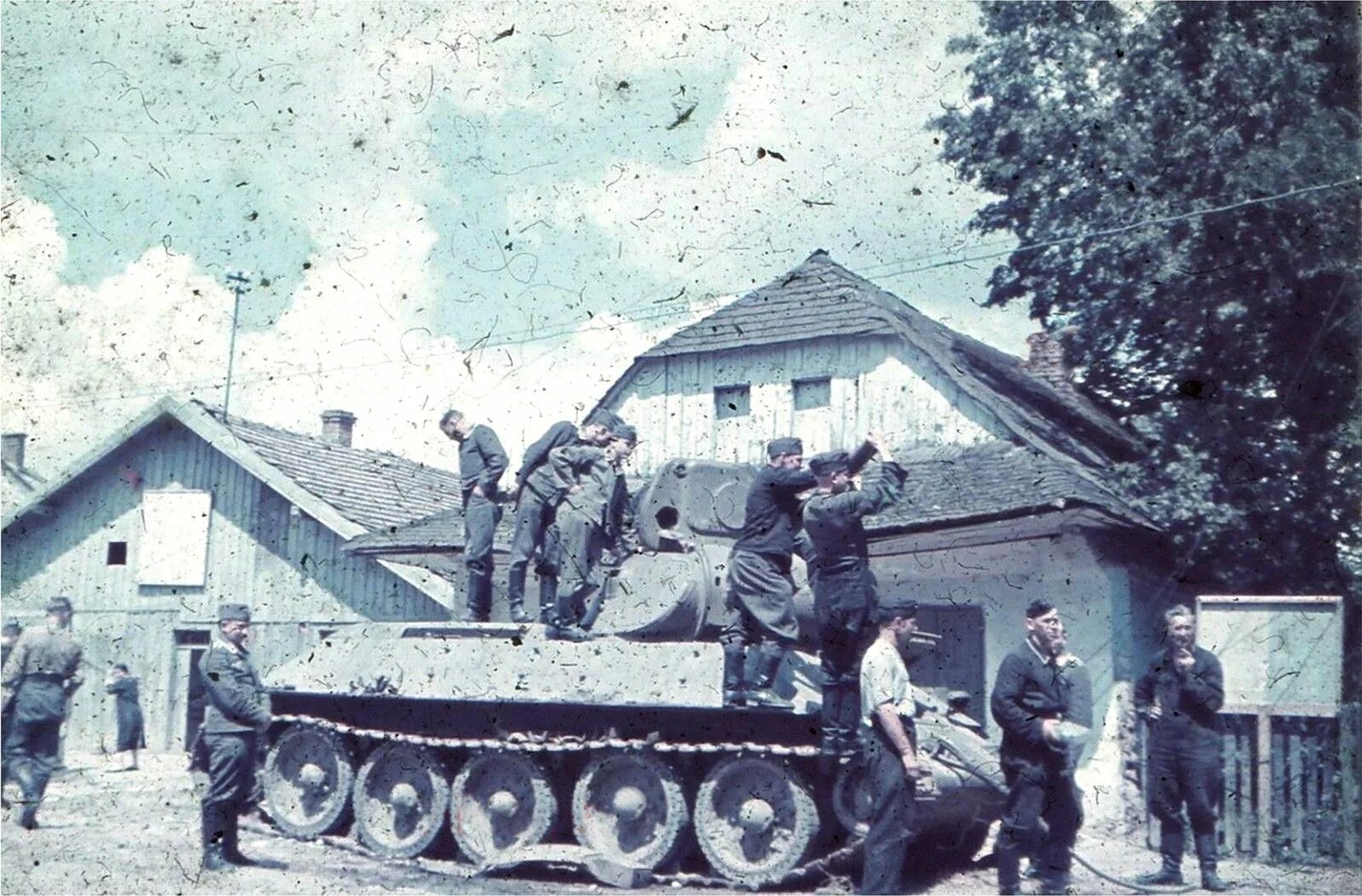 Белосток 1941. Танки вермахта 1941. солдаты вермахта лето 1941.