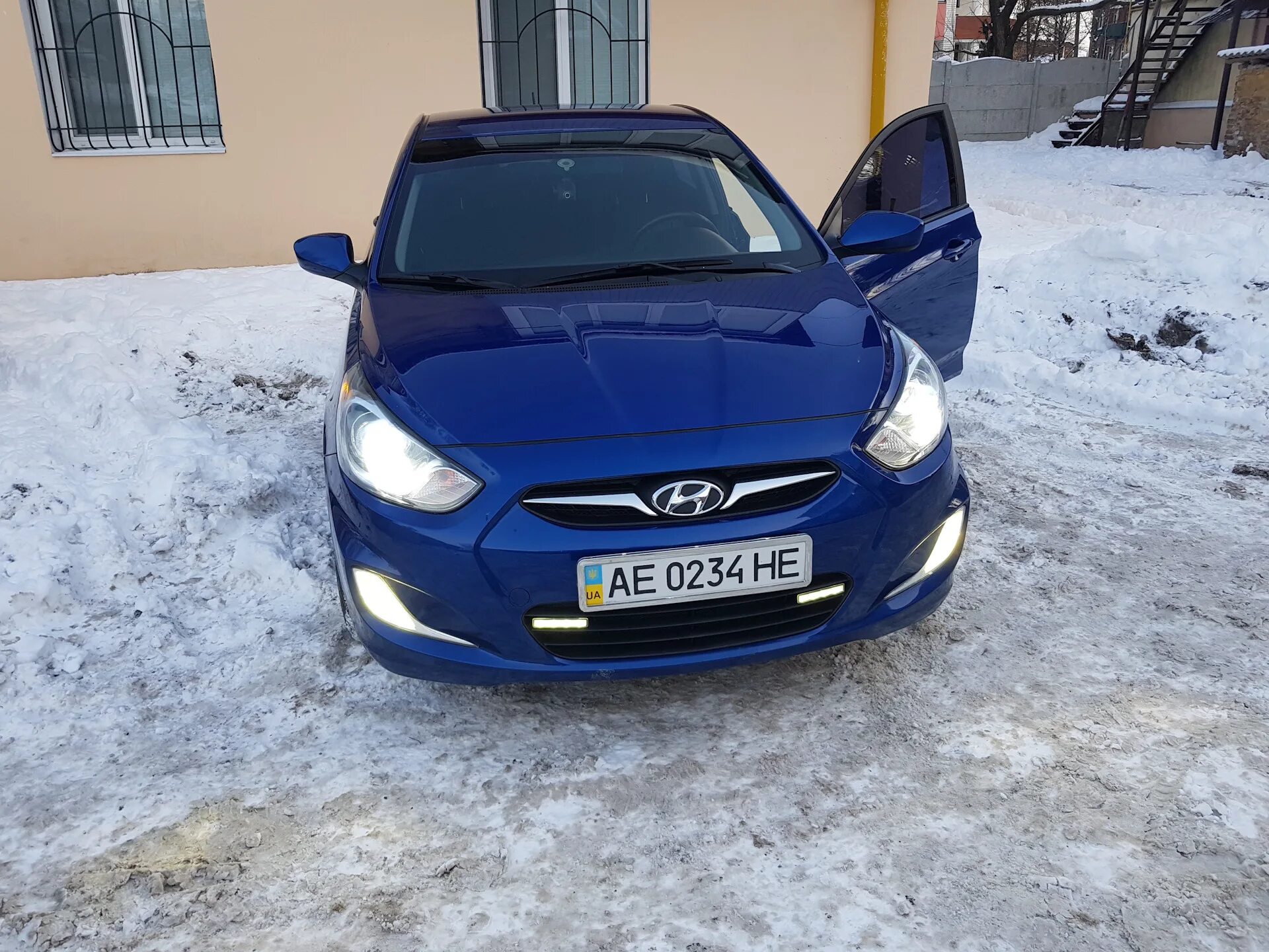 Какие шины можно ставить на солярис 2015. Линза hyundai solaris 1. Солярис стайлинг. Хендай элантра 5 рестайлинг тонировка. Установил на солярис.