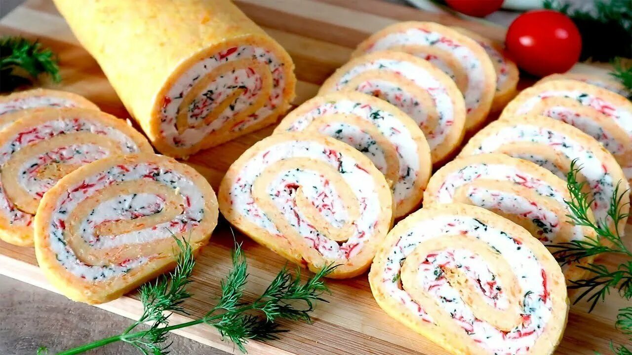 Рулет краб снежный. Закуска из снежного краба. Рулет из крабового мяса морская планета. Рулет крабовый имитированный морская планета горячего копчения 400 г. Крабовый рулет ашан.