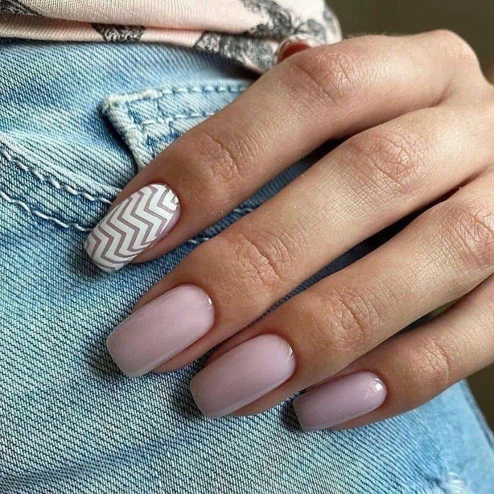 Натуральный маникюр. Прозрачные ногти короткие. Короткие аккуратные ногти. Незаметный дизайн ногтей. Интересный маникюр в пастельных тонах.