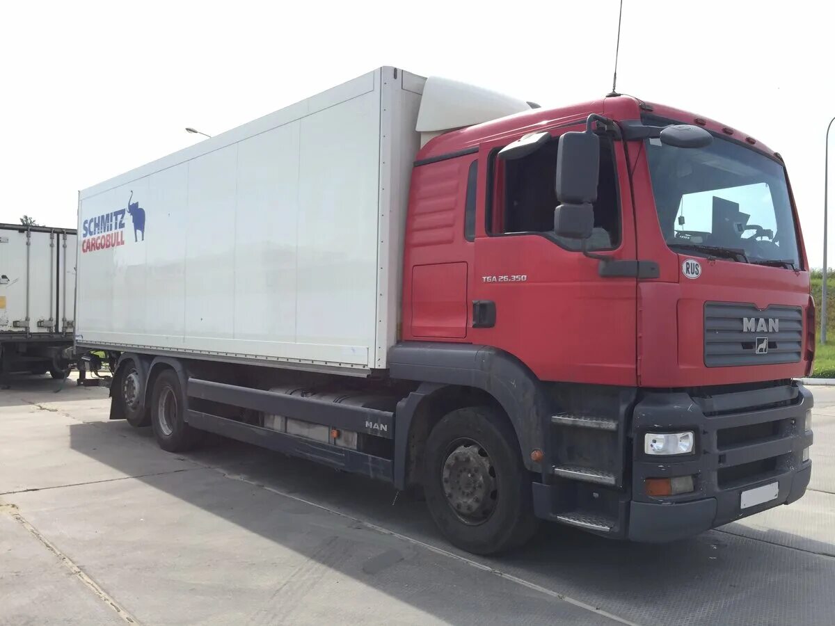 Грузовик 18 тонн. Грузовик 18 тонн. Man tgm (грузовик). Man tgx 440 рефрижератор. Ман тгс 2012 с полуприцепом рефрижератор.