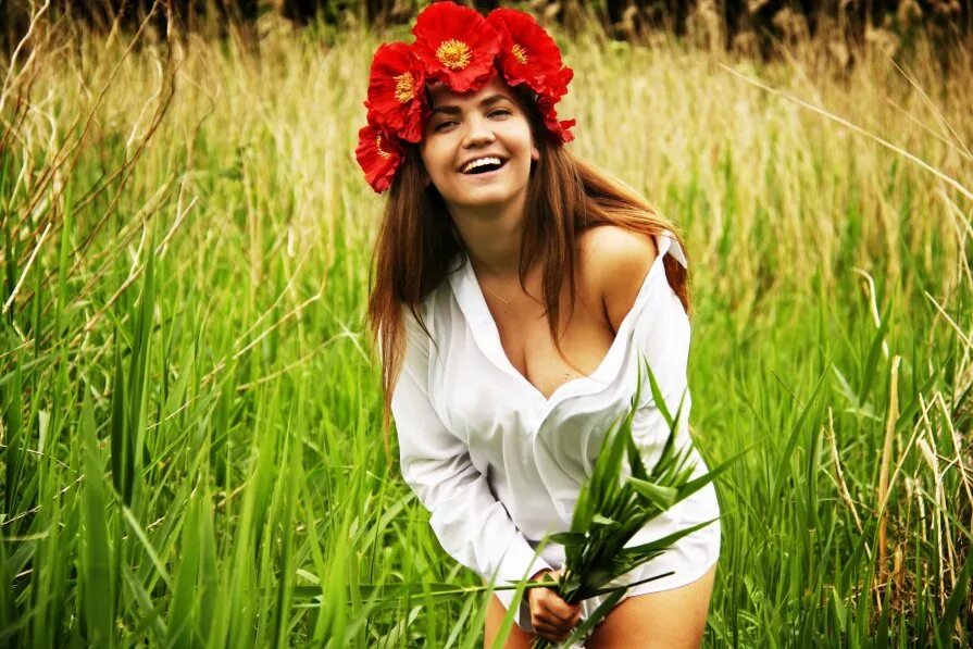 Девушка с венком на голове. Украинские девушки фото. Гарна дивчина. Украинка девушка гарна дивчина. Украинские красавицы.