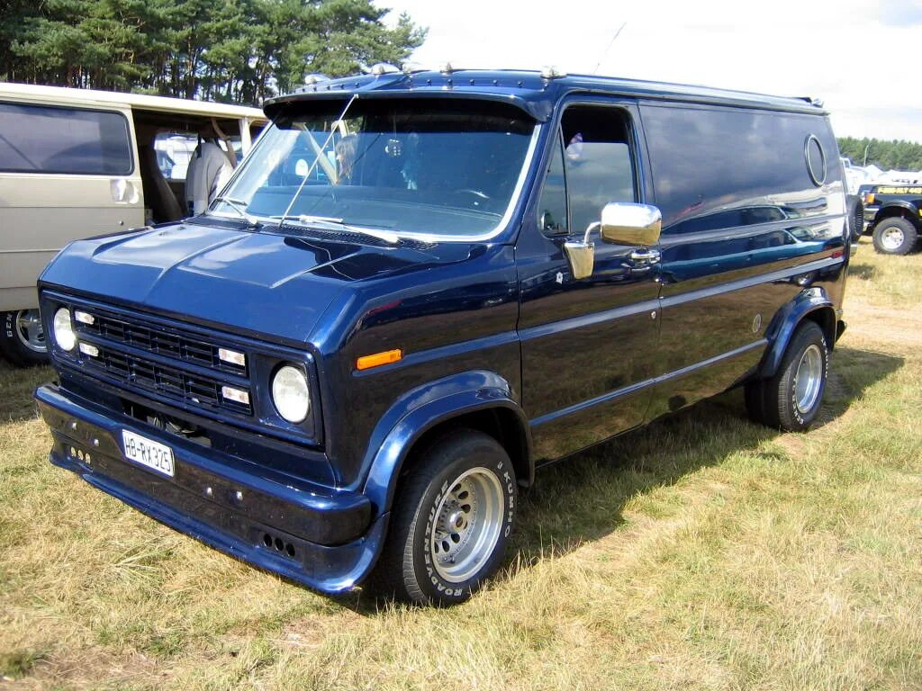 Форд эконолайн купить. Ford Econoline e150. Ford Econoline van 1976. Ford e-150 1976. Ford Econoline 1970.