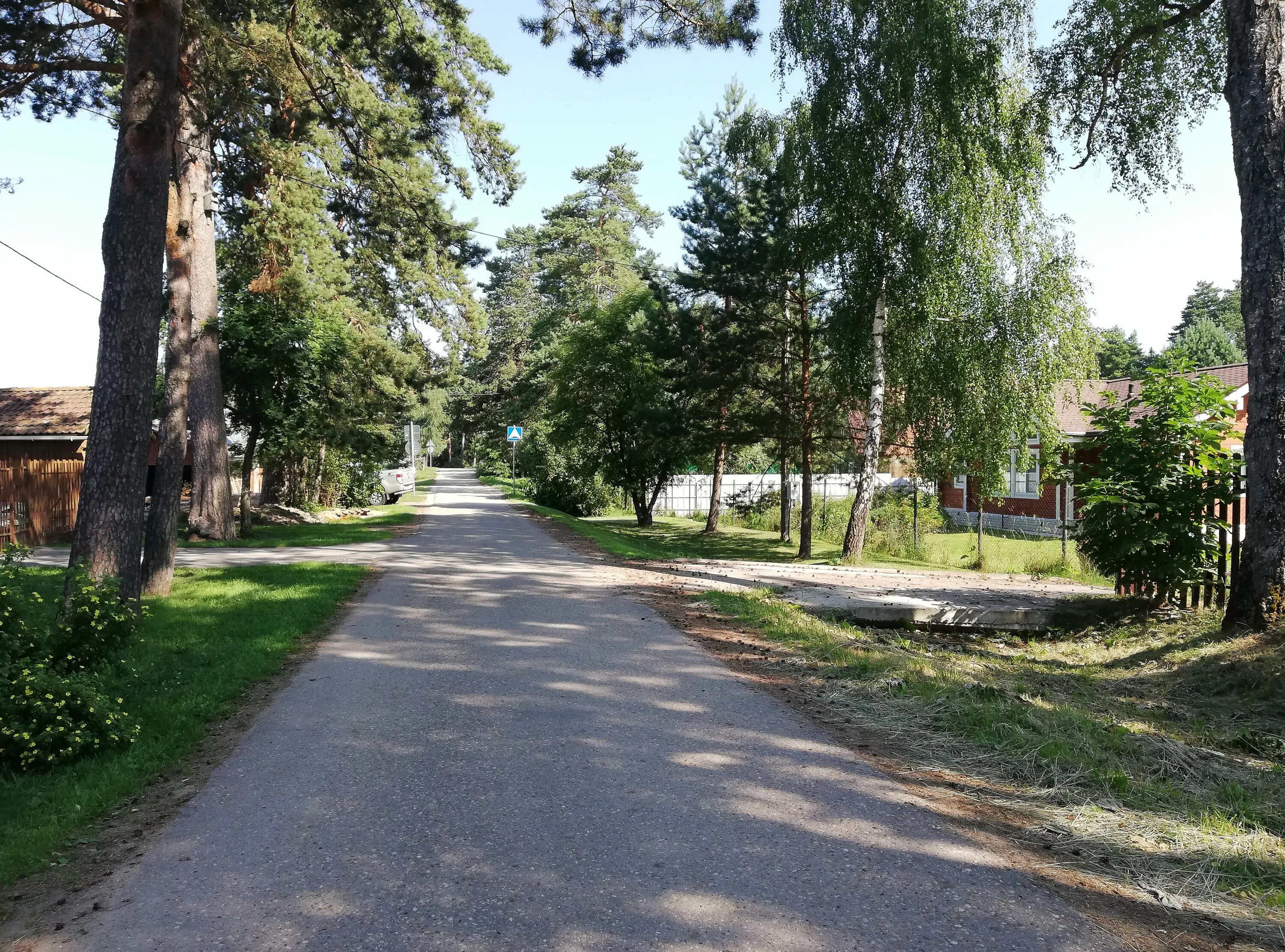 Коттеджный поселок на новой риге, "белая руза",. Бороденки братская могила. Бородинская больница. Бороденки рузский. Бороденки достопримечательности.
