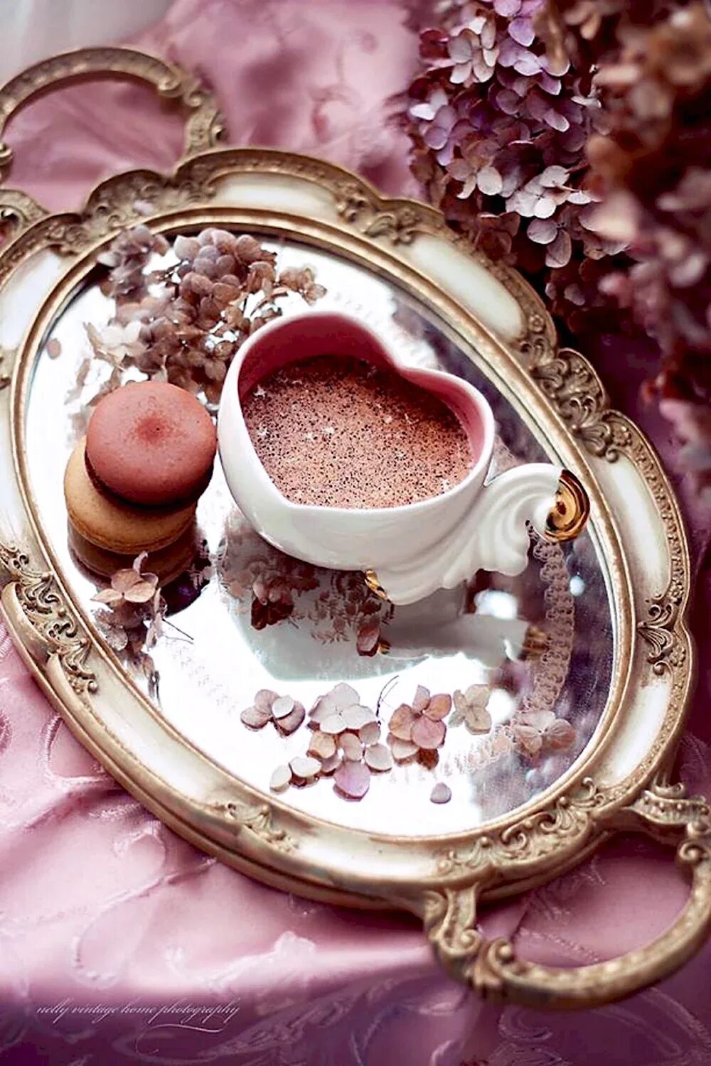 Стильные картинки с добрым утром. Флетлей с цветами. Кофе и цветы. Романтический завтрак. Стильный завтрак.