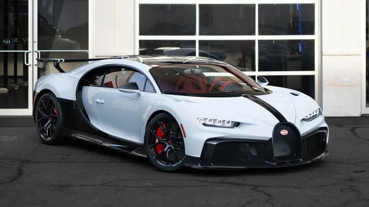 Bugatti Chiron super Sport 300. Bugatti Chiron Sport 2021. Bugatti CHINOR super Sport 300. Bugatti Chiron super Sport 2021.