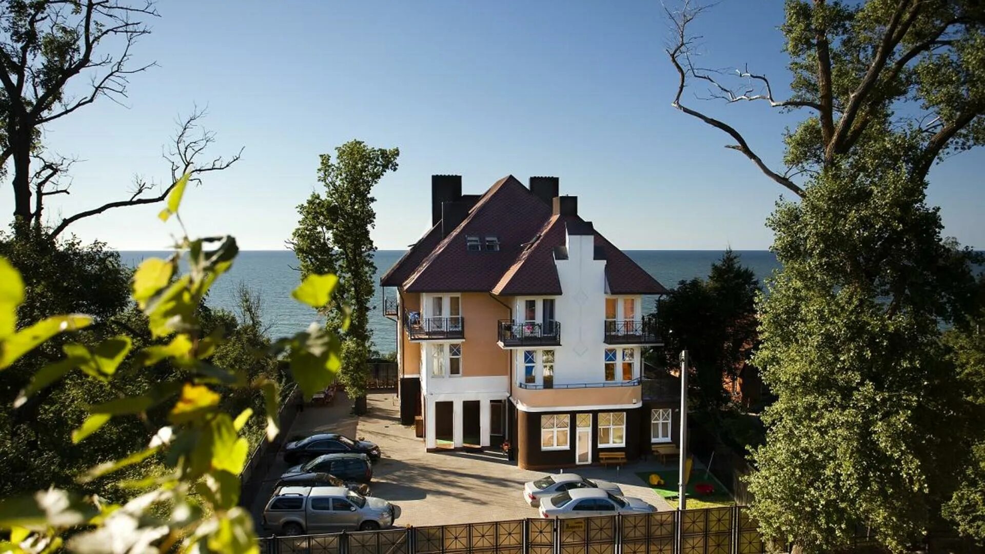 More apartments зеленоградск. уютный дом парма. зеленоградск отель с видом на море. зеленоградск апартаменты park house на володарского. дом звездного неба зеленоградск.