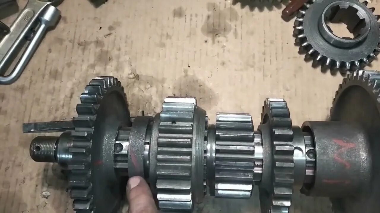 Реверс редуктор сзд. Ходоуменьшитель редуктор т150. Реверс коробки передач дт 75. Сборка реверса т25. Реверс-редуктор дт-75.